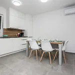 Apartamento Family-friendly With Swimming Pool - 18522 *