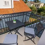 Apartamento Family-friendly With Swimming Pool - 18522 Vir
