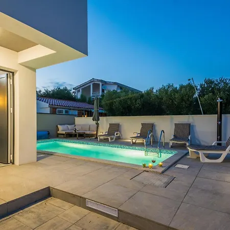 Daire Family-friendly With Swimming Pool - 18522 Vir