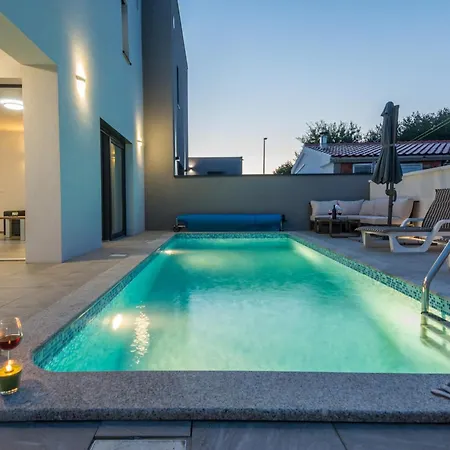 Daire Family-friendly With Swimming Pool - 18522 Vir