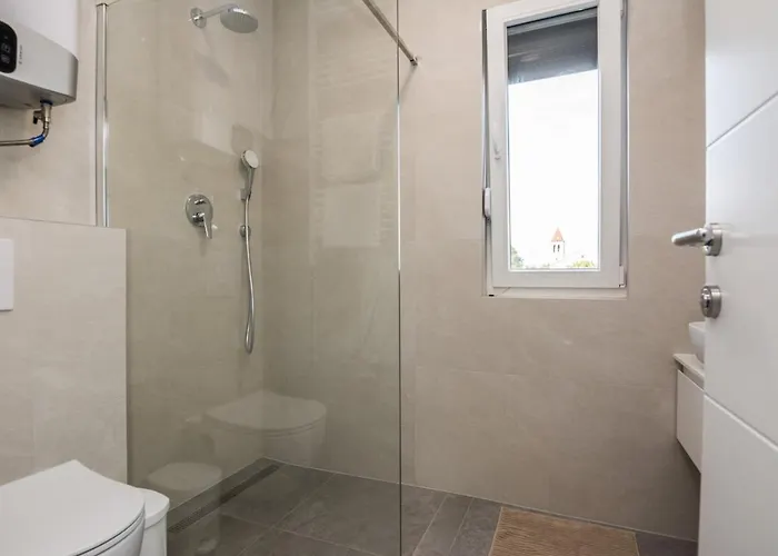 Family-friendly With Swimming Pool - 18522 Daire Vir