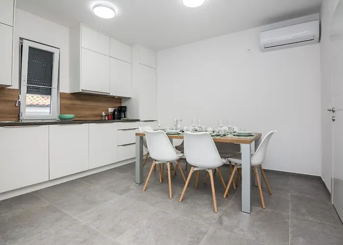 Daire Family-friendly With Swimming Pool - 18522 *