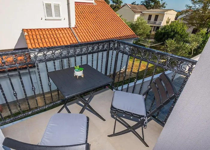 Apartment Family-friendly With Swimming Pool - 18522 Vir