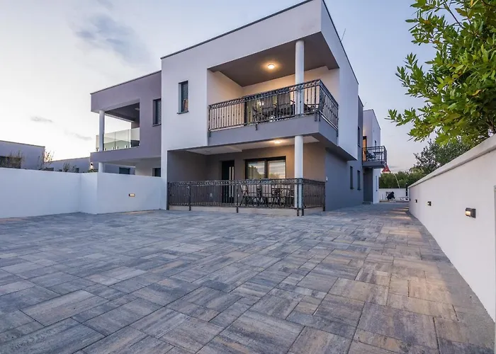 Family-friendly With Swimming Pool - 18522