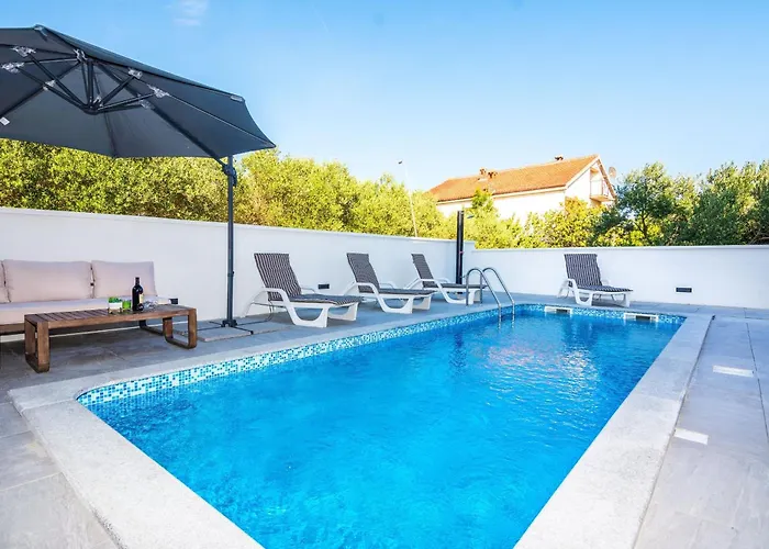 Daire Family-friendly With Swimming Pool - 18522 Vir
