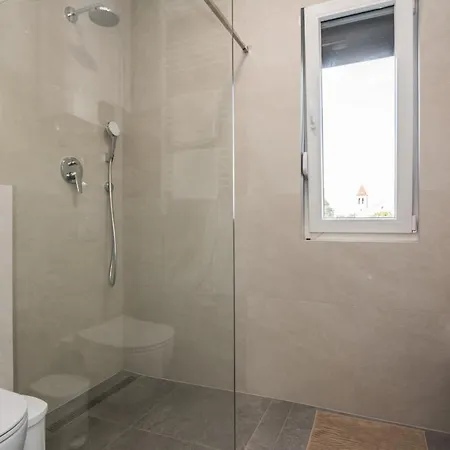 Family-friendly With Swimming Pool - 18522 Appartamento Vir